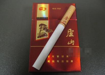 窗外烟雾四起